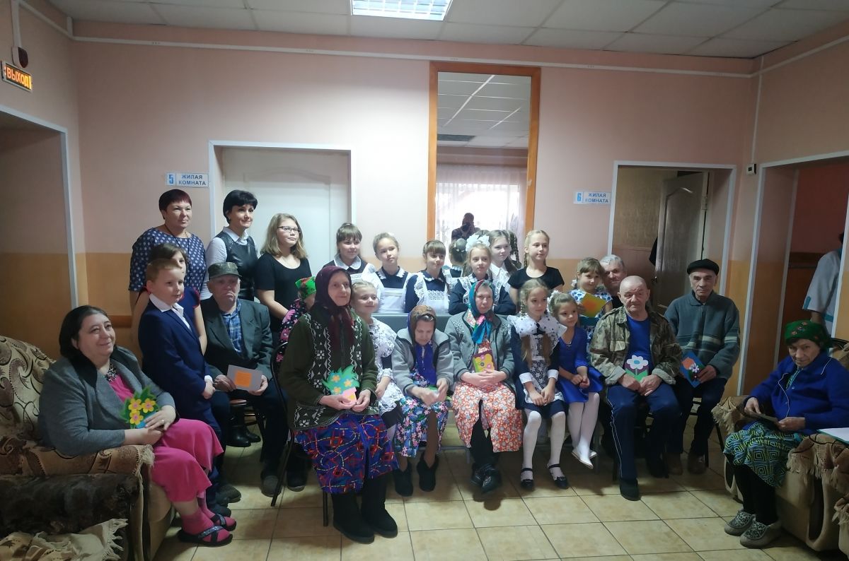 Праздничный концерт в ГБСУСОССЗН РМ «Заречный дом-интернат для престарелых и инвалидов»
